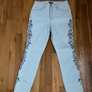 Martha Stewart Light Blue Ankle Jeans with Purple Floral Design Size 4
